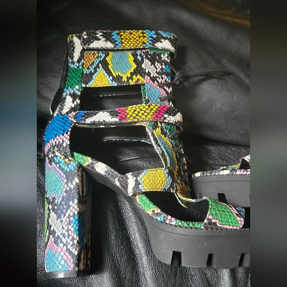 HOST PICK! 🎈🎉 Sseko Colorful Snake Print Women's Platform Heels Sz7.5 NEW - Picture 3 of 9